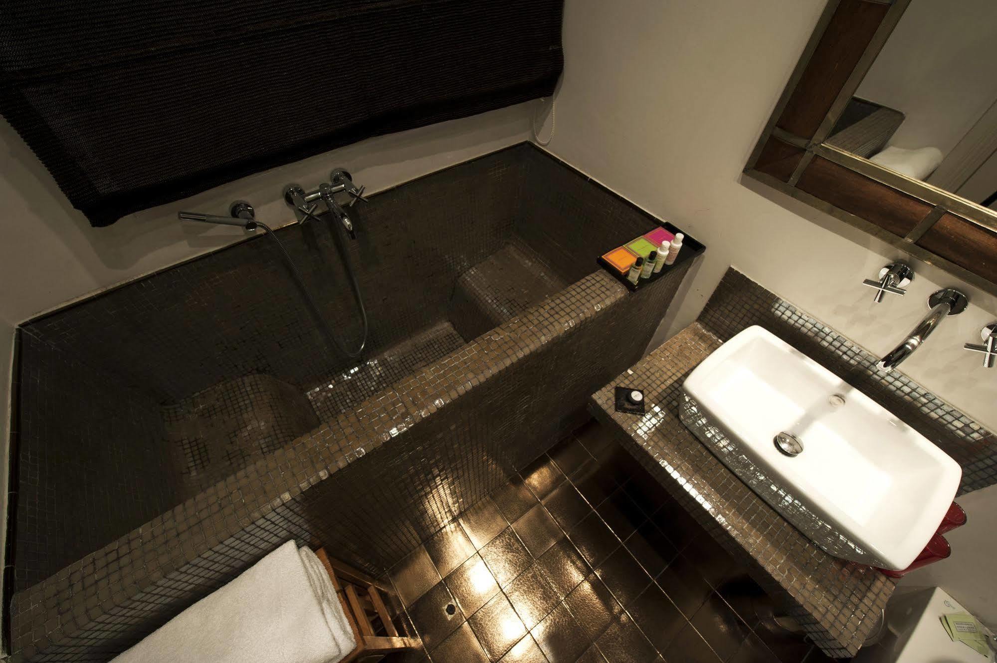Couette-café Moses Fountain 4*